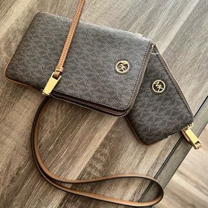 Medium Logo Zip Pouch Lanyard